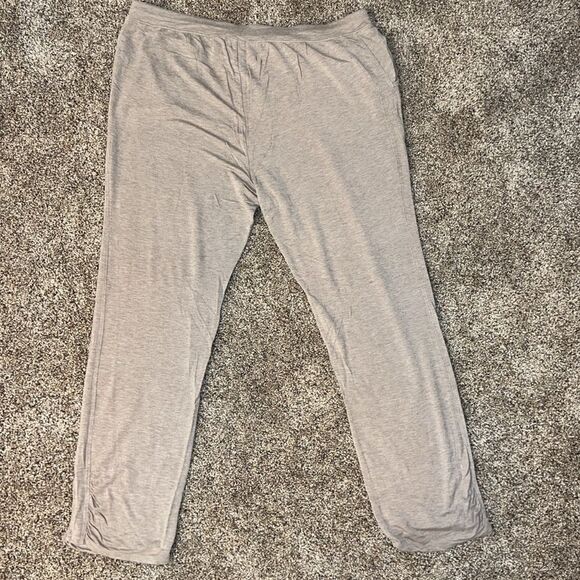 Women’s Zenergy by Chicos Plus Size Sweatpants with Rushed Legs & Pockets - Picture 2 of 3